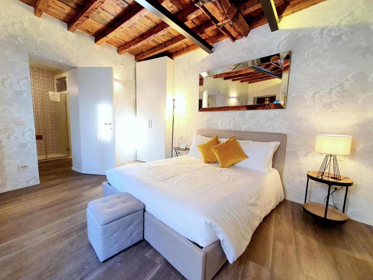 Heart Milan Apartments Duomo Colonne 1