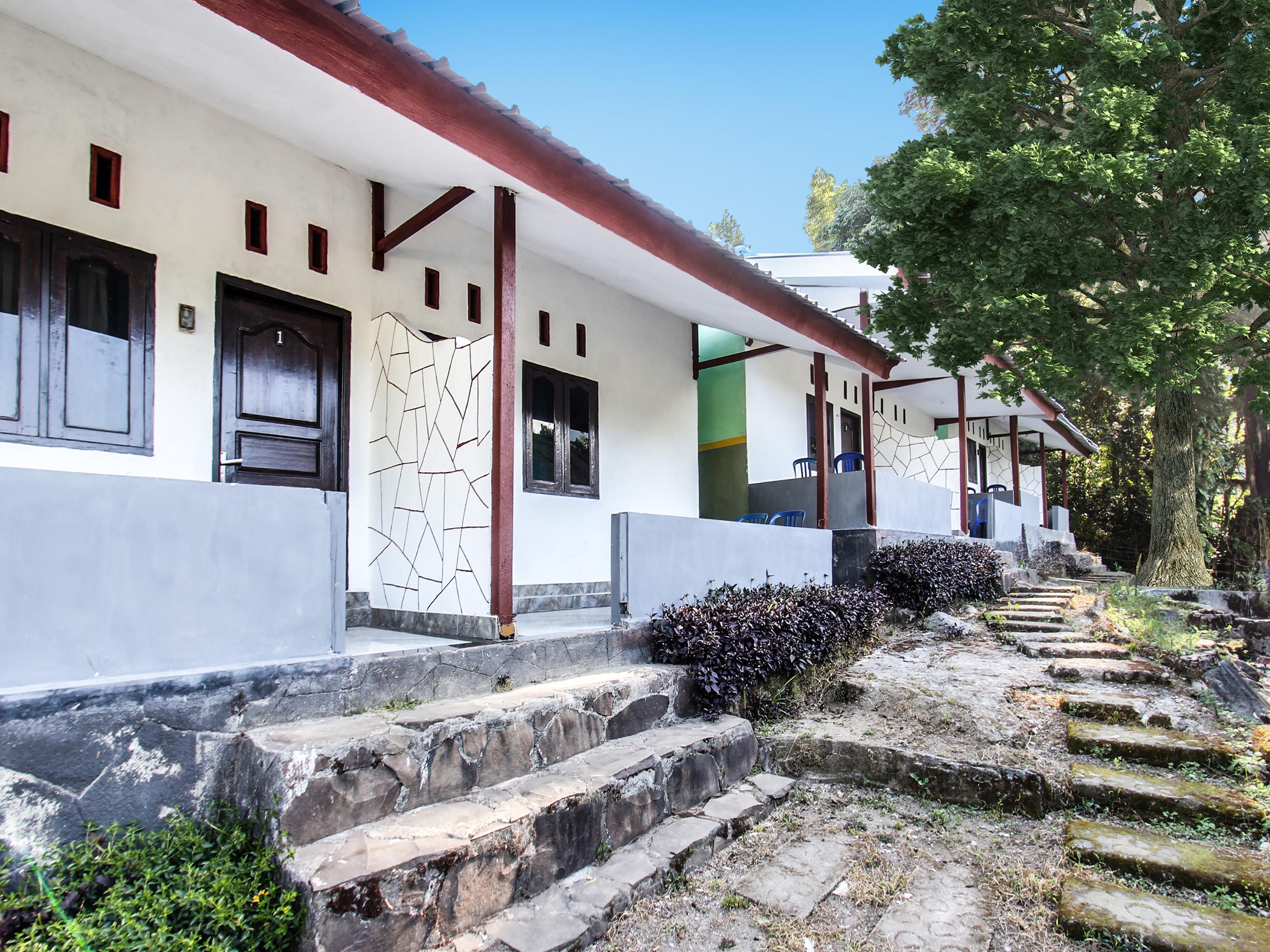 Spot on 91383 Green Forest Homestay 1