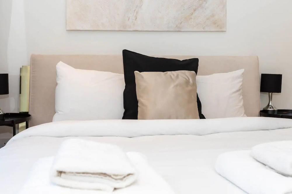 Stylish And Central 1 Bedroom Flat in Fitzrovia 2