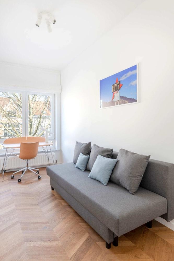 Moliere Design Residence