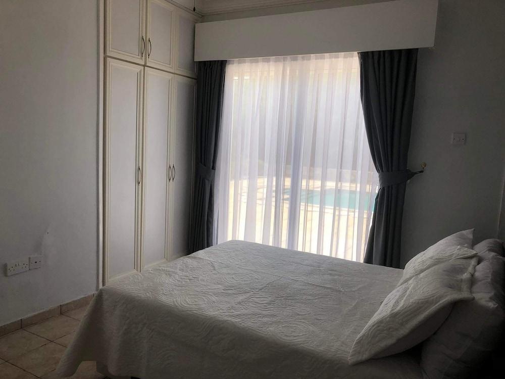 Villa Green Palace, Private Pool, Sea & Mountain Views , Spacious & Beautiful 1