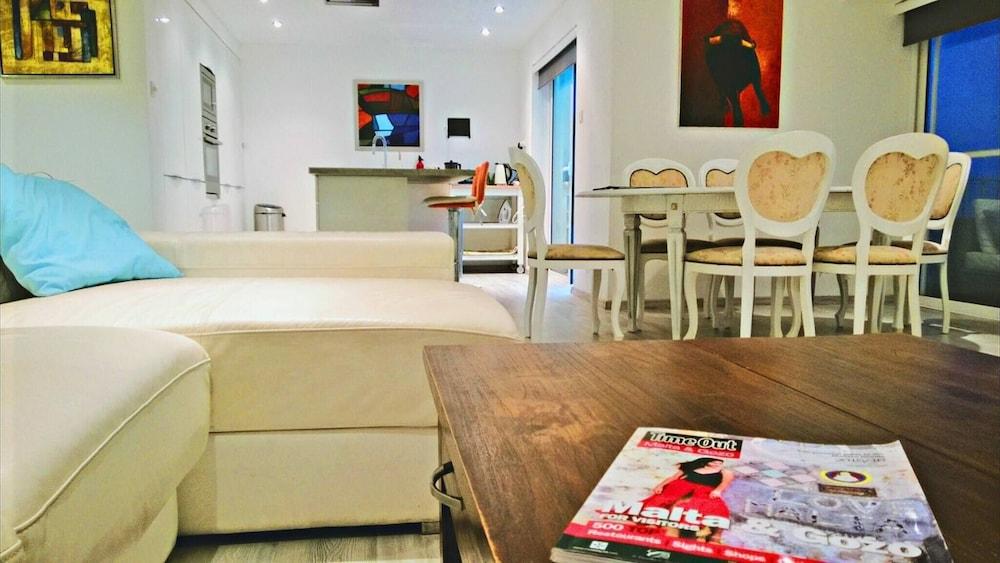 Apartment with Pool Near Beach in St Julians