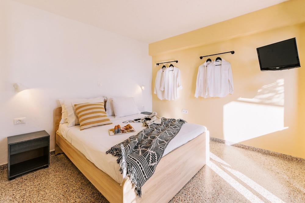 Arte Lindos Villa & Suites