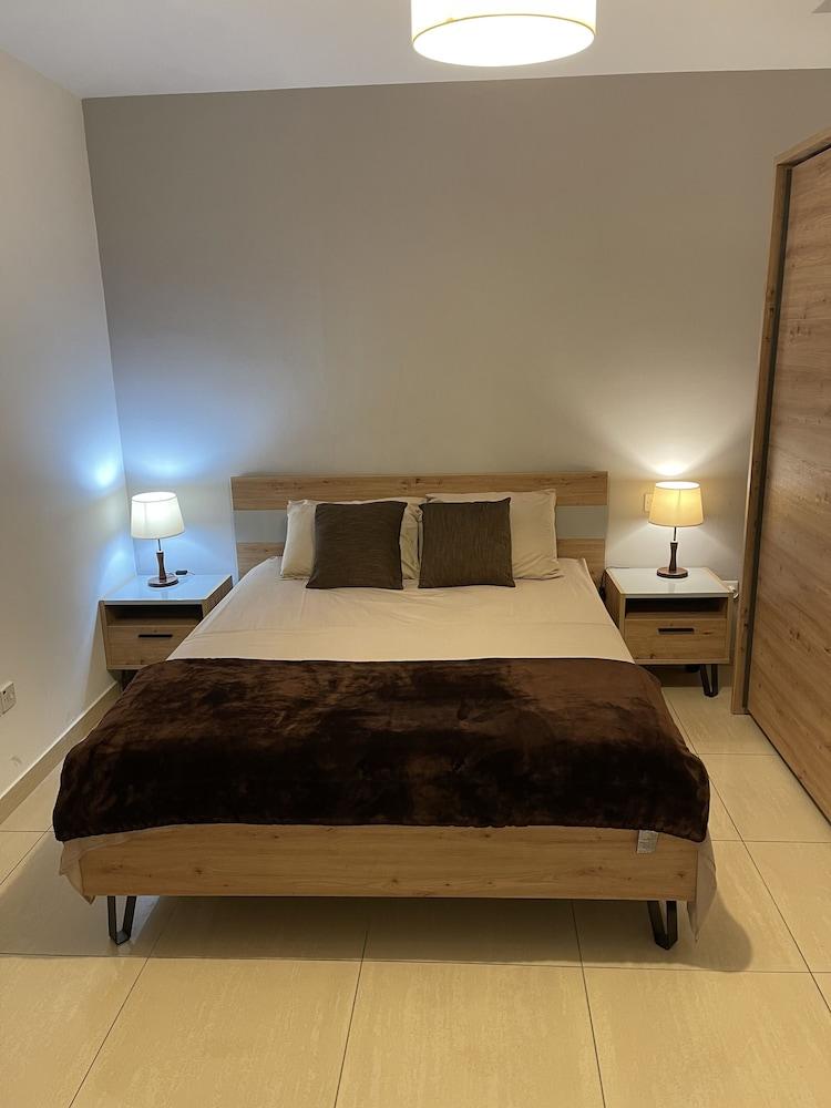 Spinola Bay 3-Double Bed Near Beach Prime Location 1