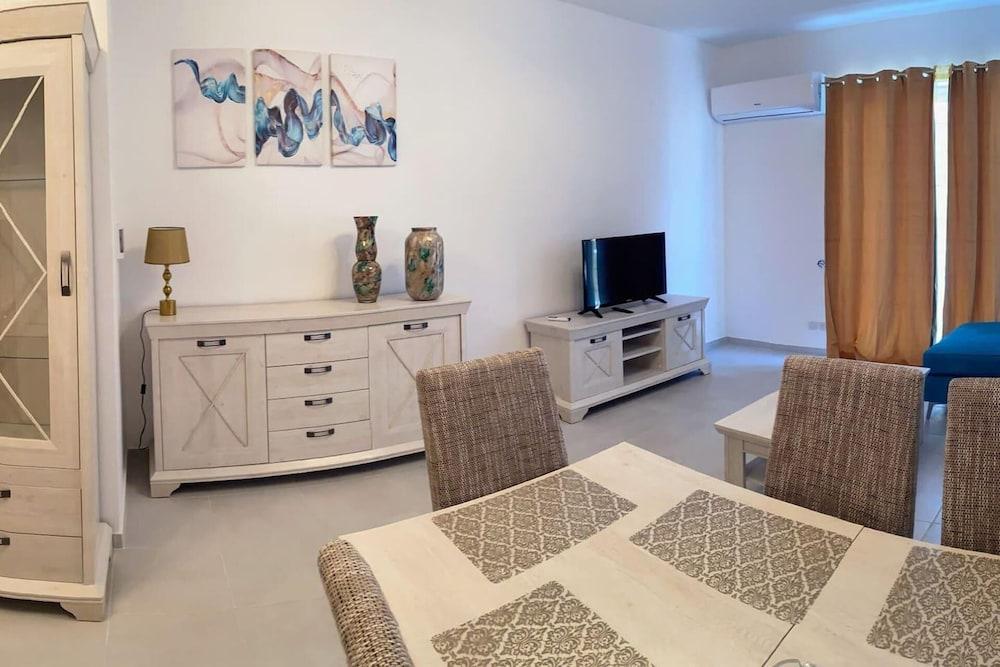 Charming And Chic - Kaylan Seaside Apartment 2