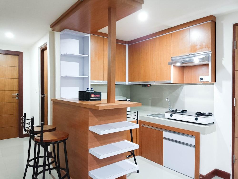 Spacious And Comfortable 3br Vida View Makassar Apartment