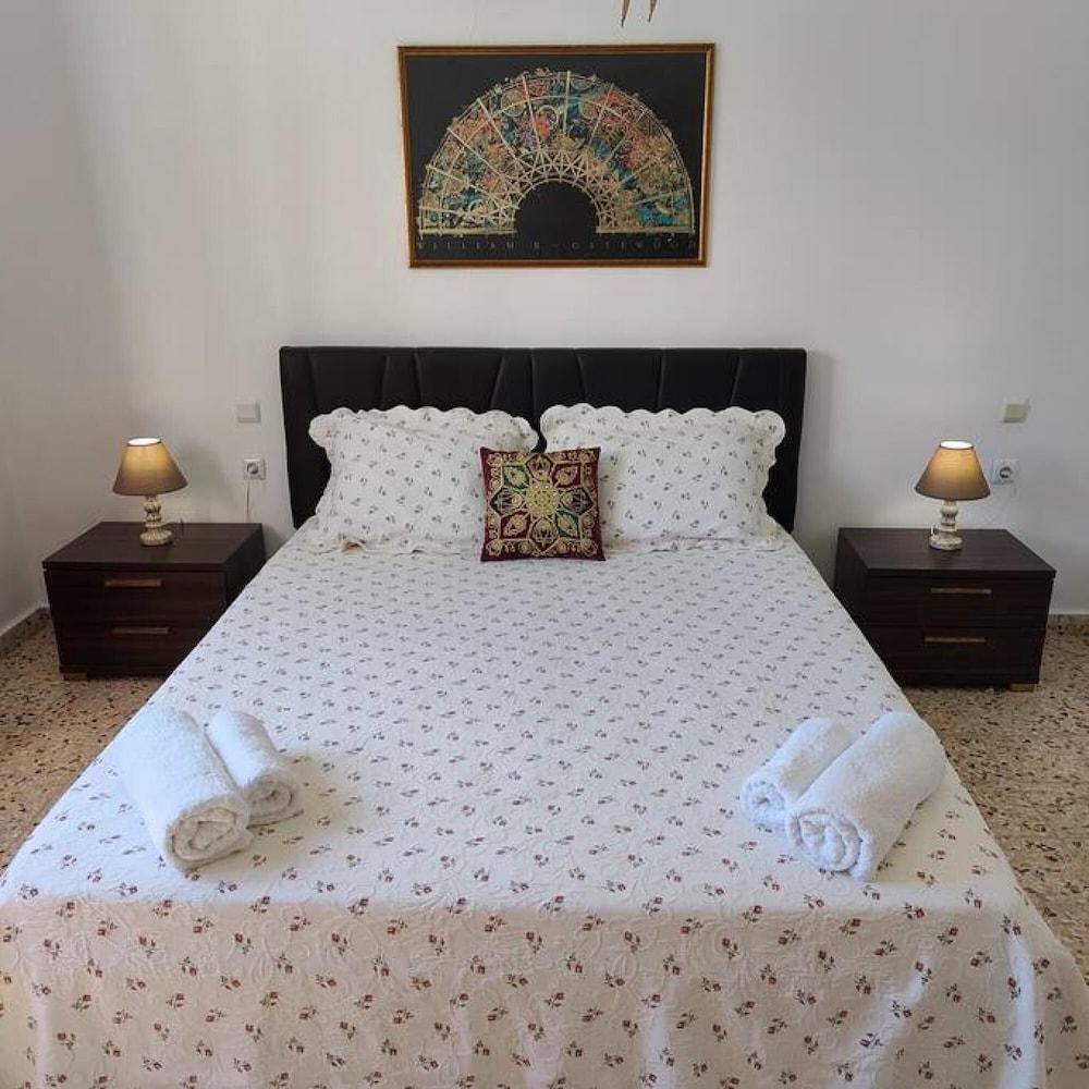 Nefeli S Private House Near Airport 1