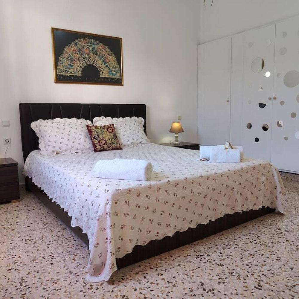 Nefeli S Private House Near Airport 2