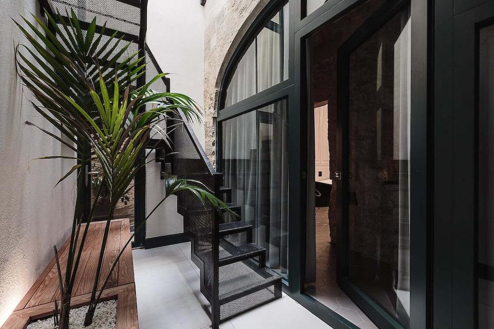 Rabat L.O. Mdina-The Bedroom-Tub 1