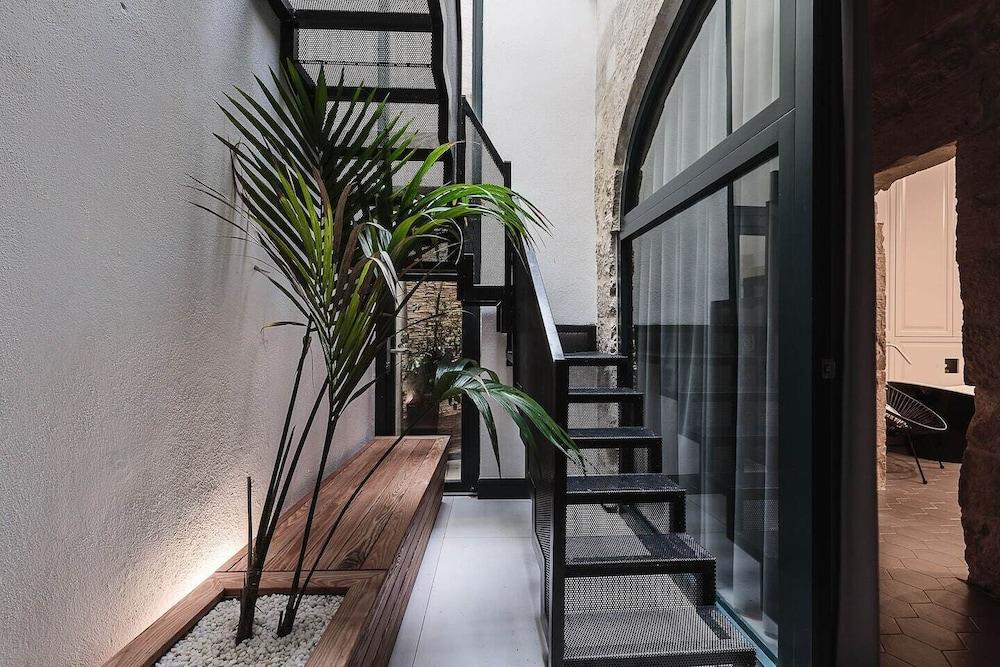 Rabat L.O. Mdina-The Bedroom-Tub 2